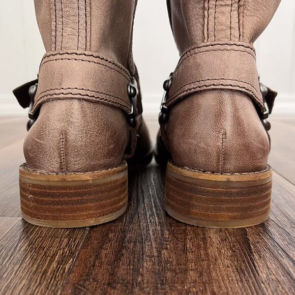 Gianni Bini Leather Moto Engineer Buckle Boot Burnished Pull On Size 8.5 Brown - Picture 8 of 15